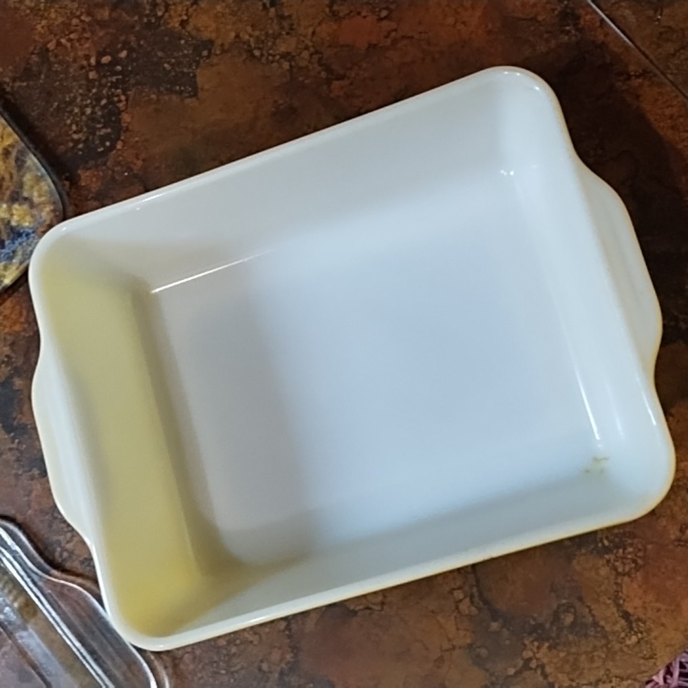 Pyrex Casserole Dish W Lid - Picture 3 of 5